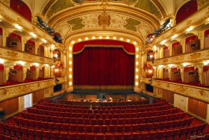 interior del teatro nacional croata