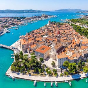 Vista aerea de la ciudad de trogir