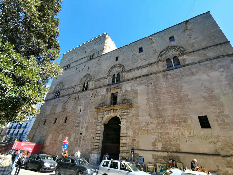 Que ver en Palermo, Palazzo Chiaramonte