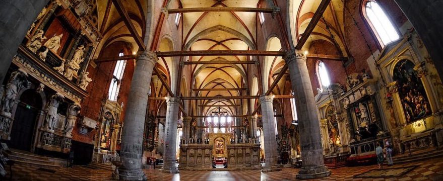 interior basilica dei frari, venecia